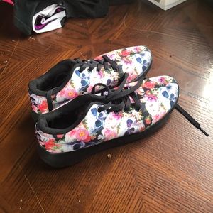 Skull rose shoes 8 12-9